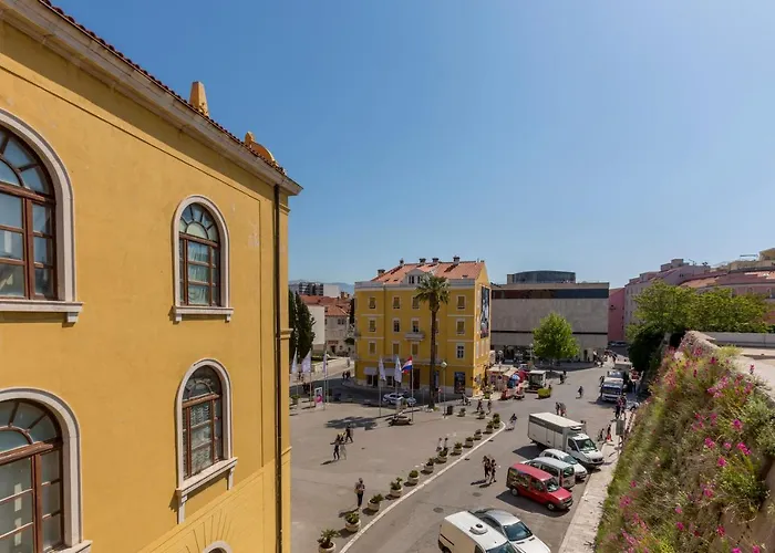 Theatre Of Dreams Rooms